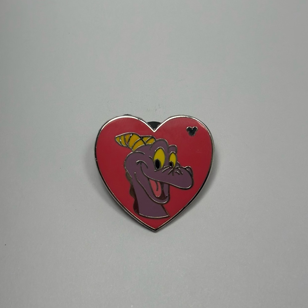 🪼2 for $20🪼 Disney pin